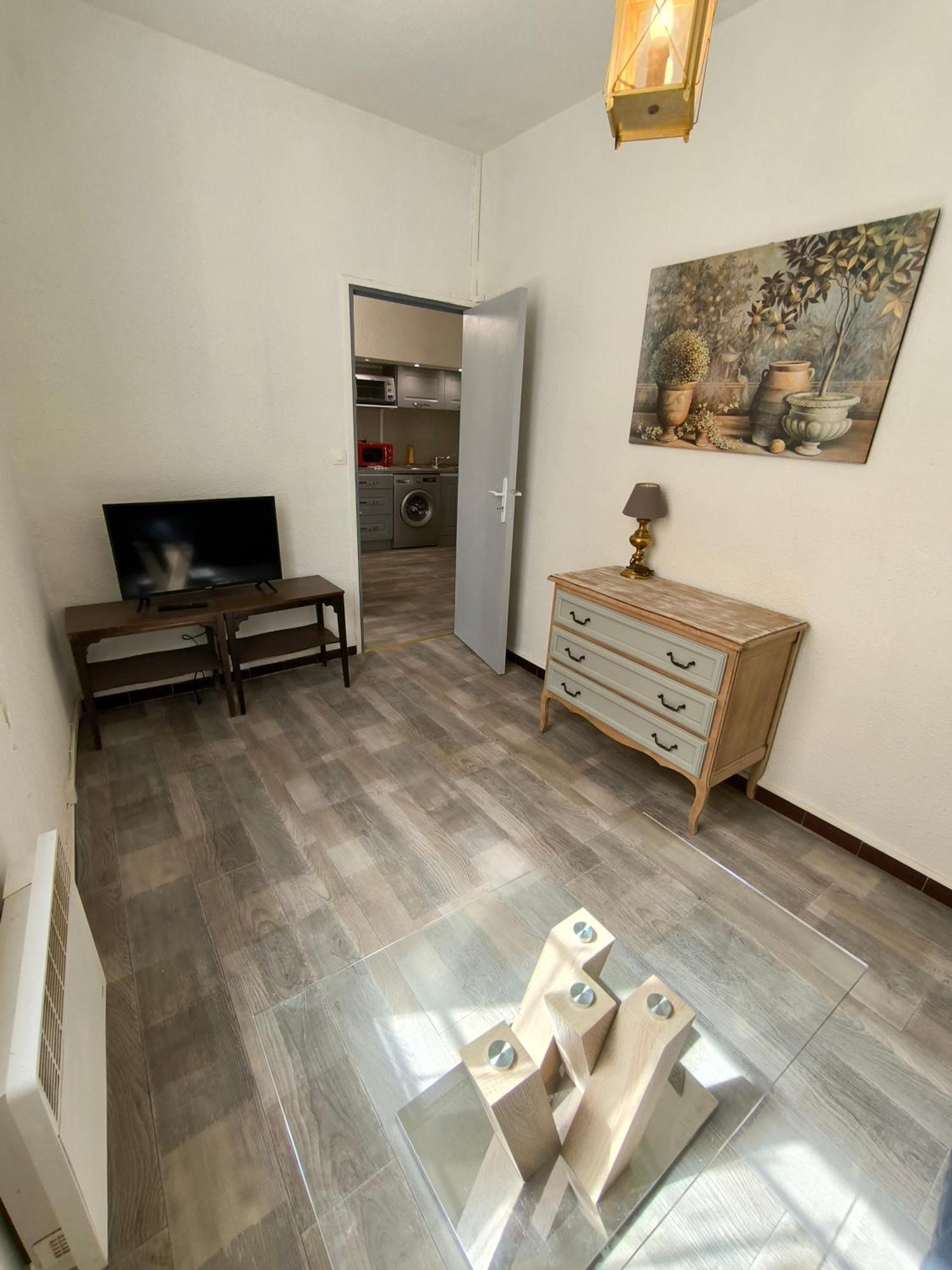 Appartement Chaleureux Dans Le Centre De Béziers Buitenkant foto